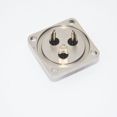 Plaque de terminaison à vis avec plaquage au nickel sans électro