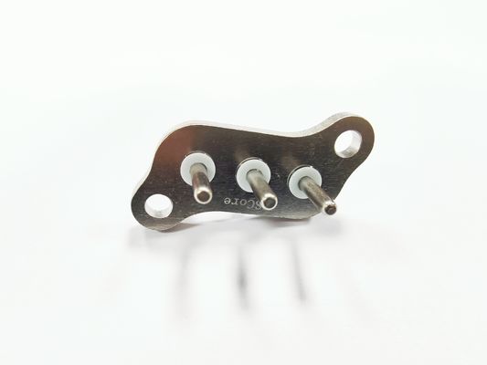 Montage étanche sur les panneaux Connecteur étanche à l'air Voltage nominal 12V-540V