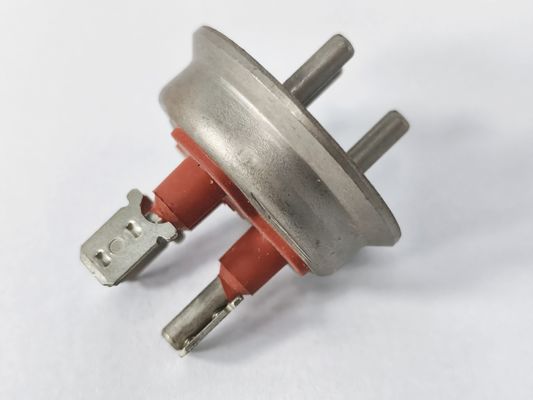 4J28 Terminaux de compresseurs de réfrigérateur avec tension de circulation ou de fonctionnement 200V-400V et courant nominal 20A-30A