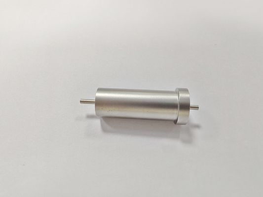 Connecteurs hermétiques à rétroaction au nickel sans électroélectricité pour systèmes à vide à micro-ondes
