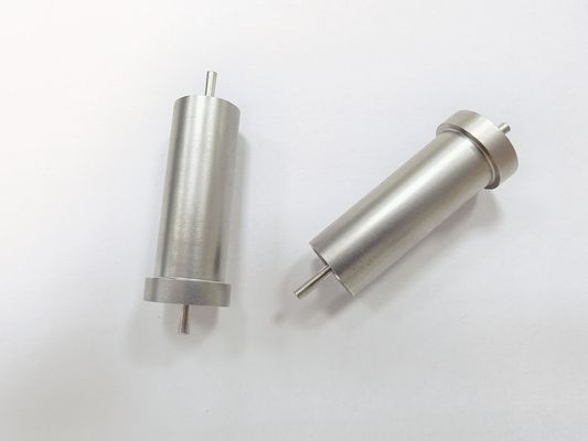 Connecteurs hermétiques à rétroaction au nickel sans électroélectricité pour systèmes à vide à micro-ondes
